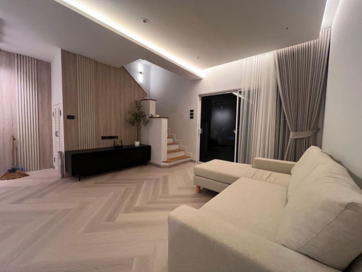 ขายทาวน์โฮมลาดกระบัง สุวรรณภูมิ : ขายทาวน์เฮ้าส์/ทาวน์โฮม  เดอะ เมทโทร พระราม 9 ประเวศ เขต ประเวศ กรุงเทพ CX-134918