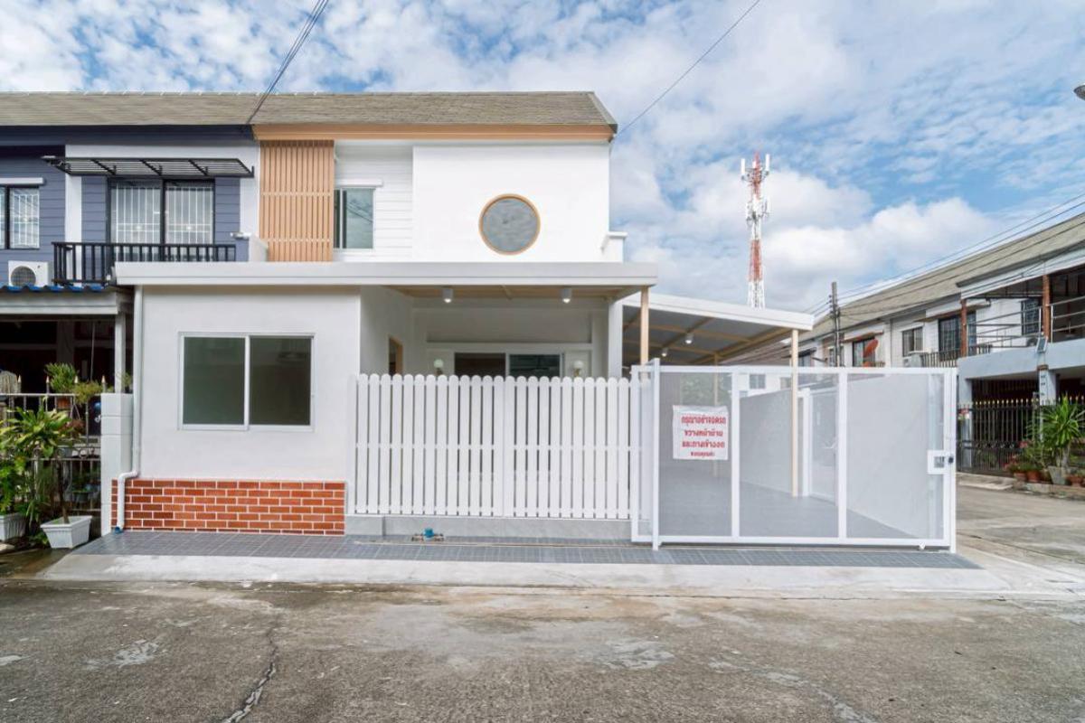 For SaleTownhomeNonthaburi, Bang Yai, Bangbuathong : For Sale Townhouse/Townhome  , Baan Pruksa 54 Ring Road-Khlong Thanon , corner unit , wide frontage , newly renovated , MRT-Khong Bang Phai , Bang Mae Nang , Bang Yai , Nonthaburi , CX-134923