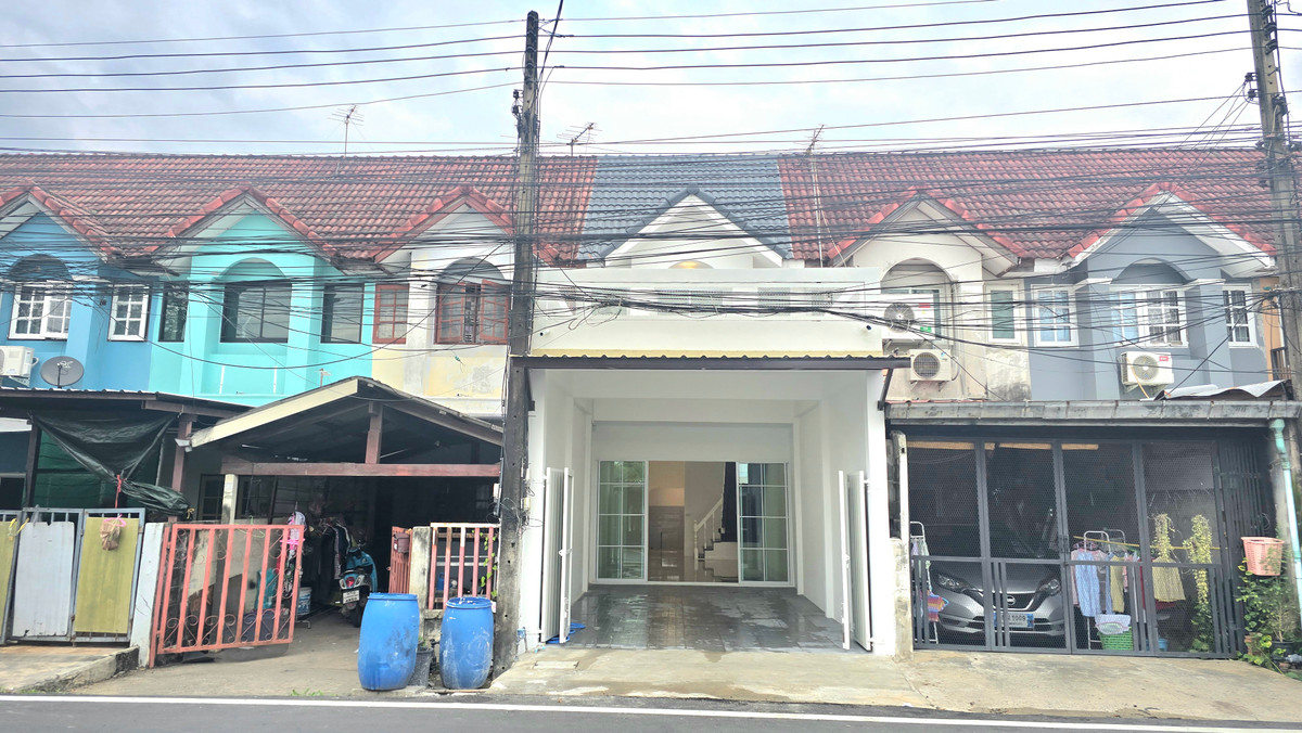 Townhouse for sale, 3 bedrooms, 2 bathrooms, 21 sq m., Rangsit, Khlong Si, Lam Luk Ka, near AC Market, installments starting at 7,xxx baht. Loading...