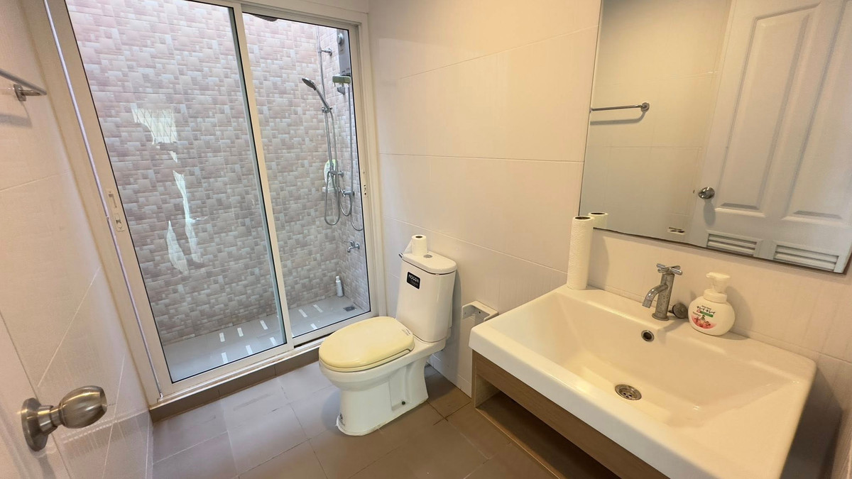 For SaleHouseSriracha Laem Chabang Ban Bueng : Detached House Maneerin Village Bangpra / 3 Bedrooms (FOR SALE), Maneerin Village Bangpra / Detached House 3 Bedrooms (FOR SALE) YEAN036