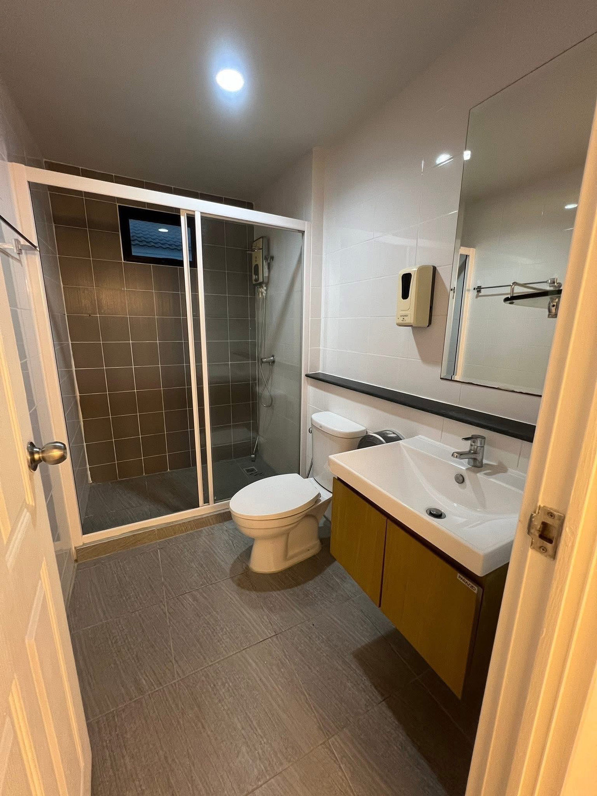 Beautiful as per the cover, fully furnished, ready to move in Loading...