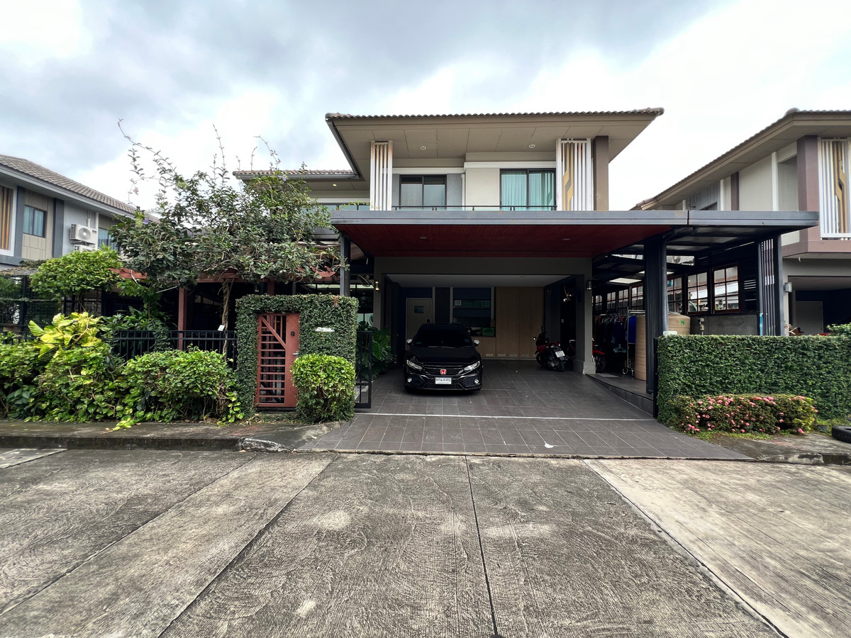 ขายบ้านพัฒนาการ ศรีนครินทร์ : ขายด่วน The Plant Exclusique ที่ดิน 62 วา 3 ห้องนอน ใกล้สวน ตกแต่งแล้ว