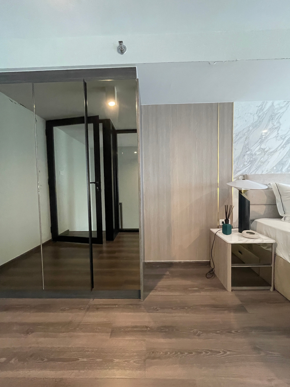 ขายคอนโดพระราม 9 เพชรบุรีตัดใหม่ RCA : ขายคอนโด IDEO พระราม 9 – อโศก | ห้องสวยชั้นสูง ราคาโปรสุดคุ้ม ใกล้ MRT พระราม 9 ฟังก์ชั่น 2 Bedroom Hybrid พร้อมเฟอร์ครบ เข้าอยู่ได้ทันที