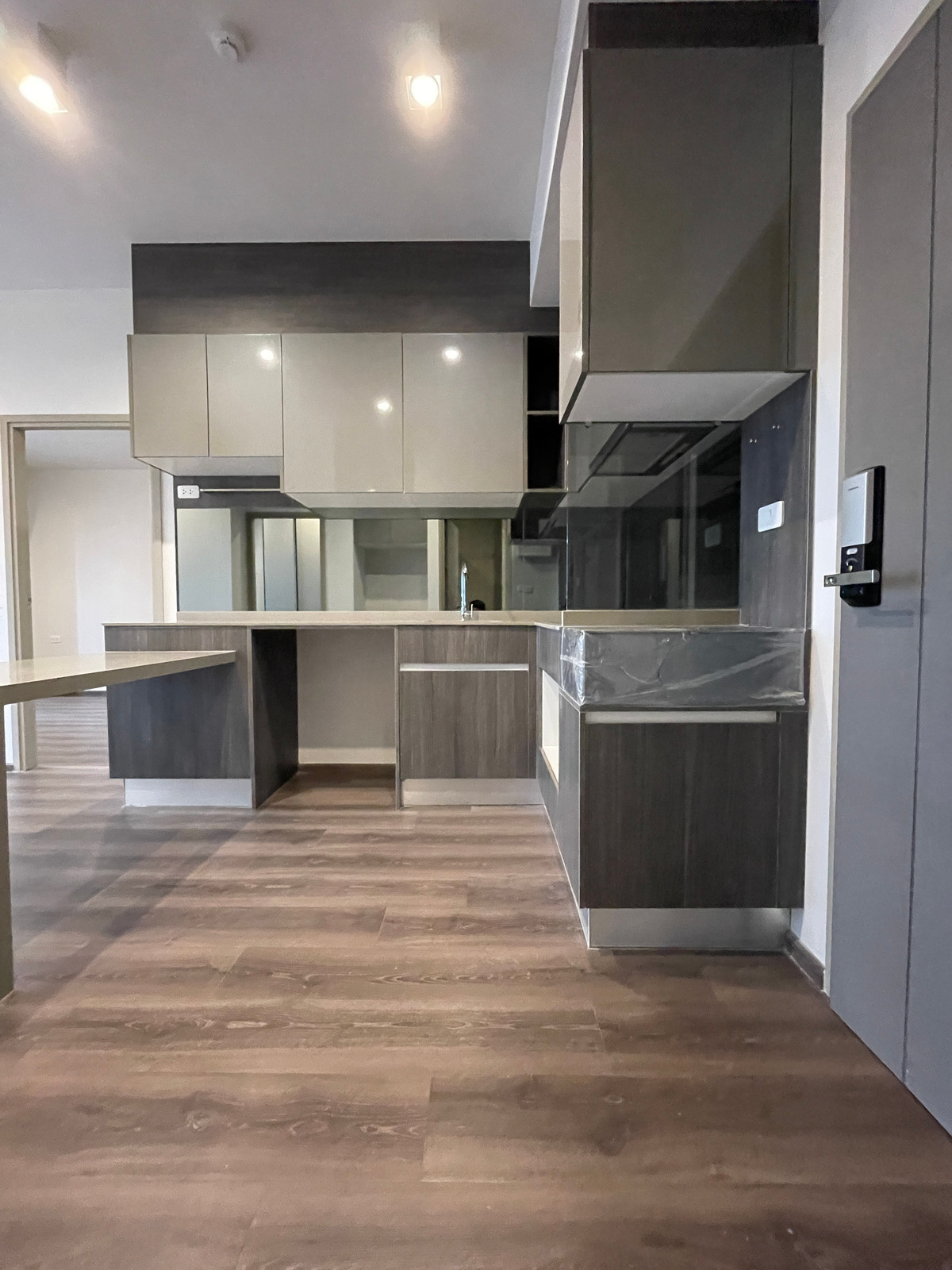 ขายคอนโดพระราม 9 เพชรบุรีตัดใหม่ RCA : ขายคอนโด IDEO พระราม 9 – อโศก | ห้องสวยชั้นสูง ราคาโปรสุดคุ้ม ใกล้ MRT พระราม 9 ฟังก์ชั่น 2 ห้องนอน 2 ห้องน้ำ  พร้อมเฟอร์ครบ เข้าอยู่ได้ทันที