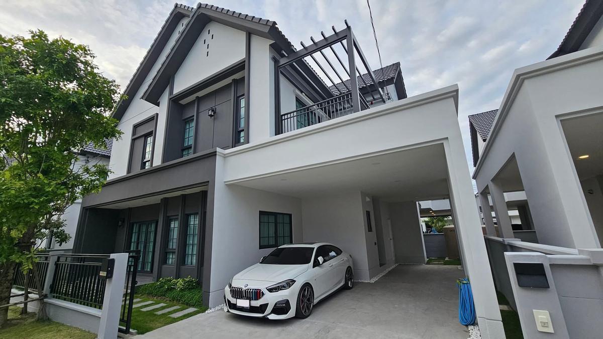 ให้เช่าบ้านบางนา แบริ่ง ลาซาล : เซนโทร บางนา / 4 ห้องนอน (เช่า), Centro Bangna / 4 Bedrooms (FOR RENT) MICK010
