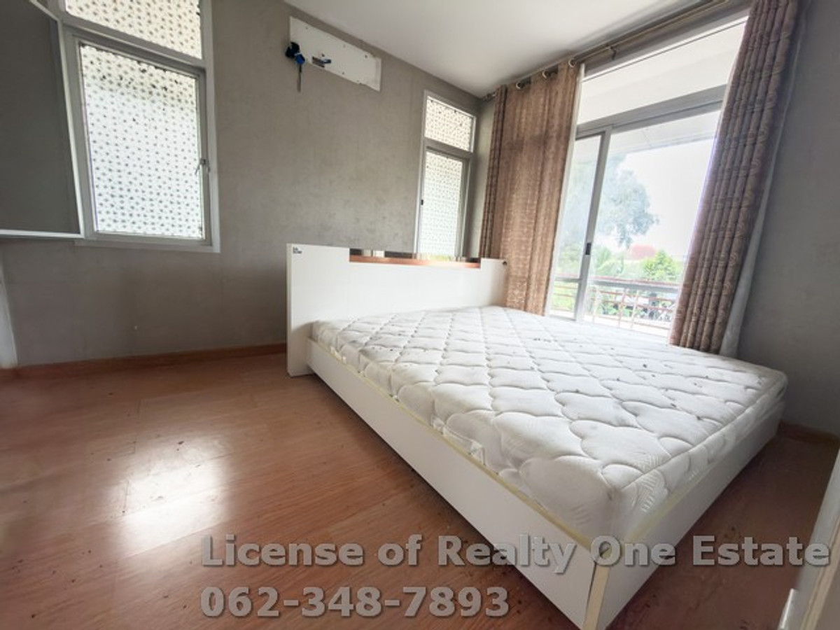 ขายบ้านแฝด หมู่บ้านโฮมเพลสรัตนาธิเบศร์ บางใหญ่ – เนื้อที่ใหญ่ 61.6 ตร.ว. ราคาถูกมาก! Loading...