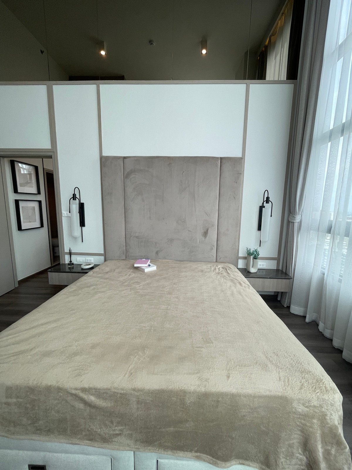 ขายคอนโดพระราม 9 เพชรบุรีตัดใหม่ RCA : ขายคอนโด IDEO พระราม 9 – อโศก | ห้องสวยชั้นสูง ราคาโปรสุดคุ้ม ใกล้ MRT พระราม 9 ฟังก์ชั่น 2 Bedroom Hybrid พร้อมเฟอร์ครบ เข้าอยู่ได้ทันที