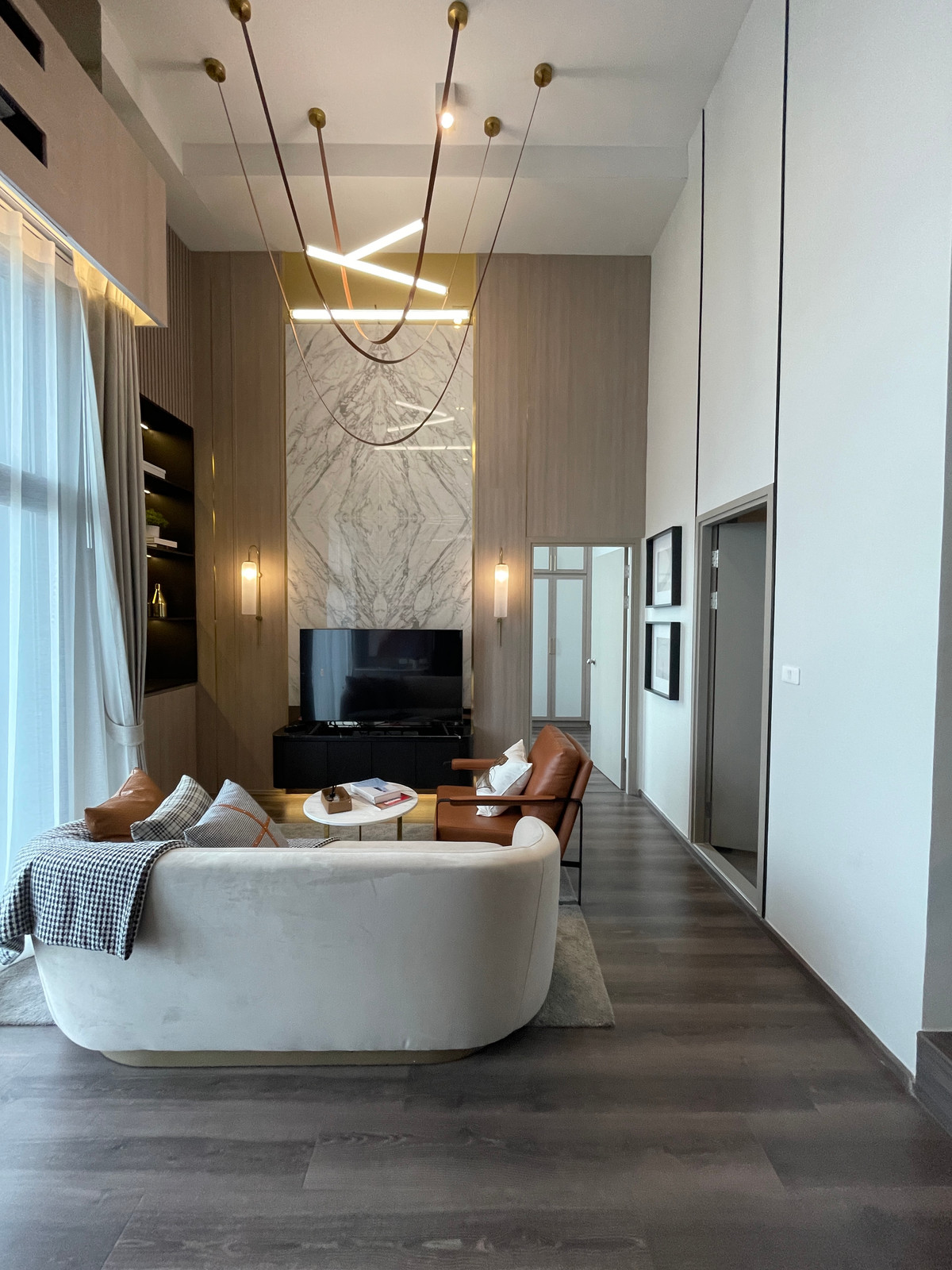 ขายคอนโดพระราม 9 เพชรบุรีตัดใหม่ RCA : ขายคอนโด IDEO พระราม 9 – อโศก | ห้องสวยชั้นสูง ราคาโปรสุดคุ้ม ใกล้ MRT พระราม 9 ฟังก์ชั่น 2 Bedroom Hybrid พร้อมเฟอร์ครบ เข้าอยู่ได้ทันที