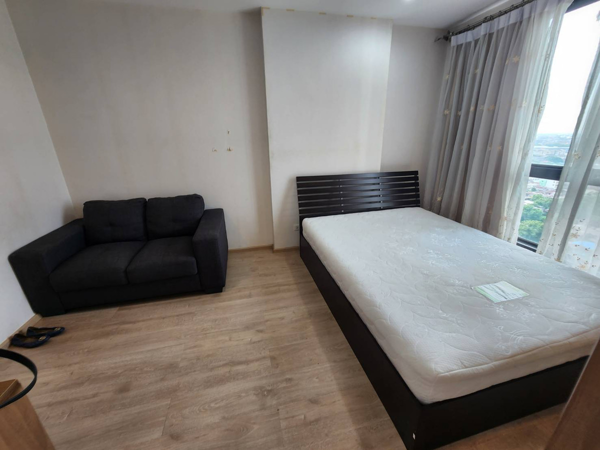 For rent, very cheap, Ideo Sathorn Thapra (Ideo Sathorn Thapra), next to BTS Pho Nimit, 300 meters, fully furnished + washing machine, 8,500 baht. Loading...