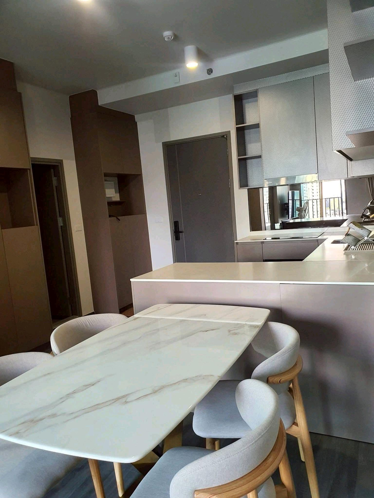 ให้เช่าคอนโดคลองเตย กล้วยน้ำไท : 📍📍Brand new, beautifully decorated, ready to move in!