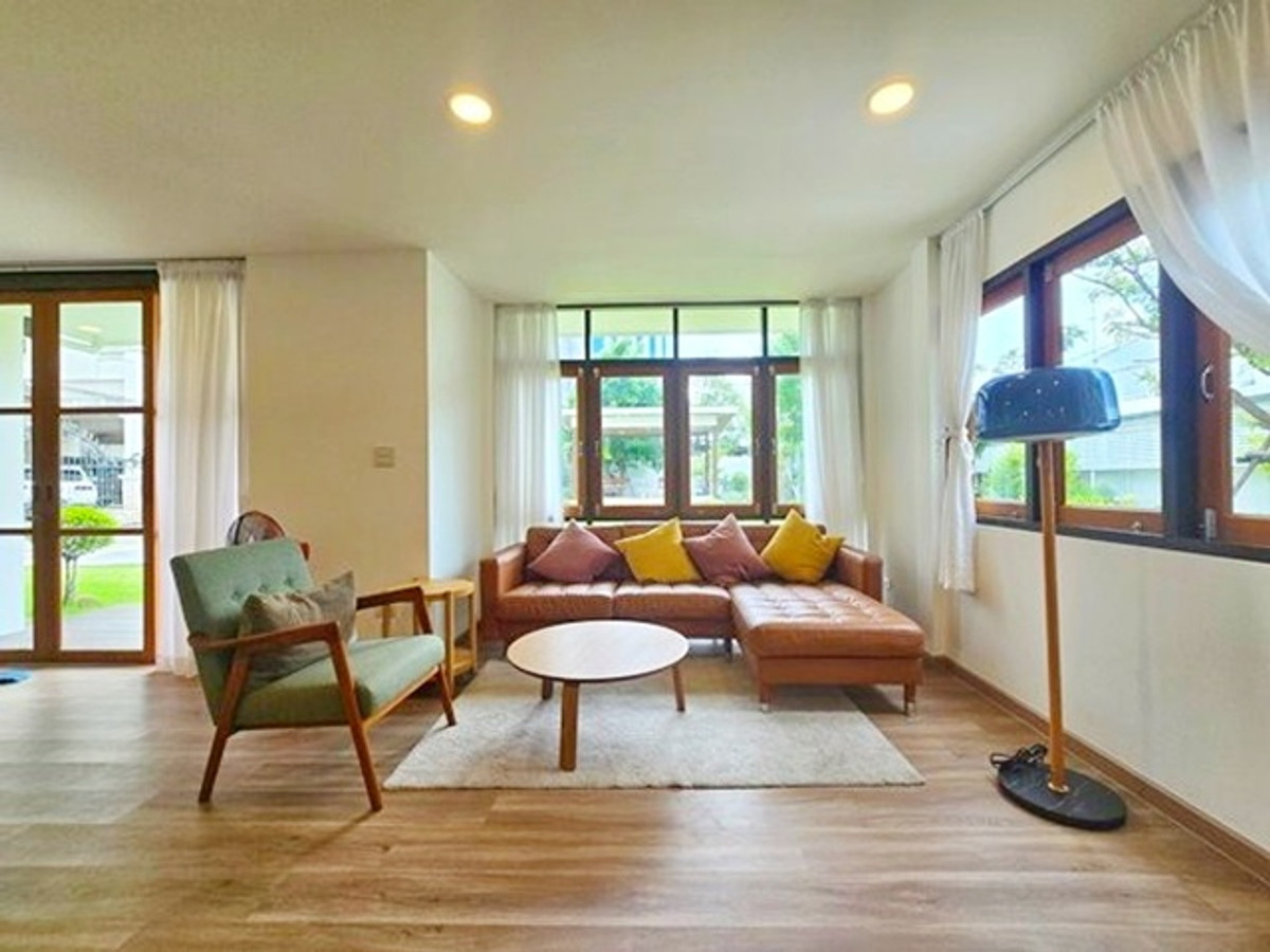 Civil Court Ratchada 19-25 MRT LatPhrao 800m. LatPhrao 1-15 Mansion Luxurious 2-story Central Ladpra Loading...