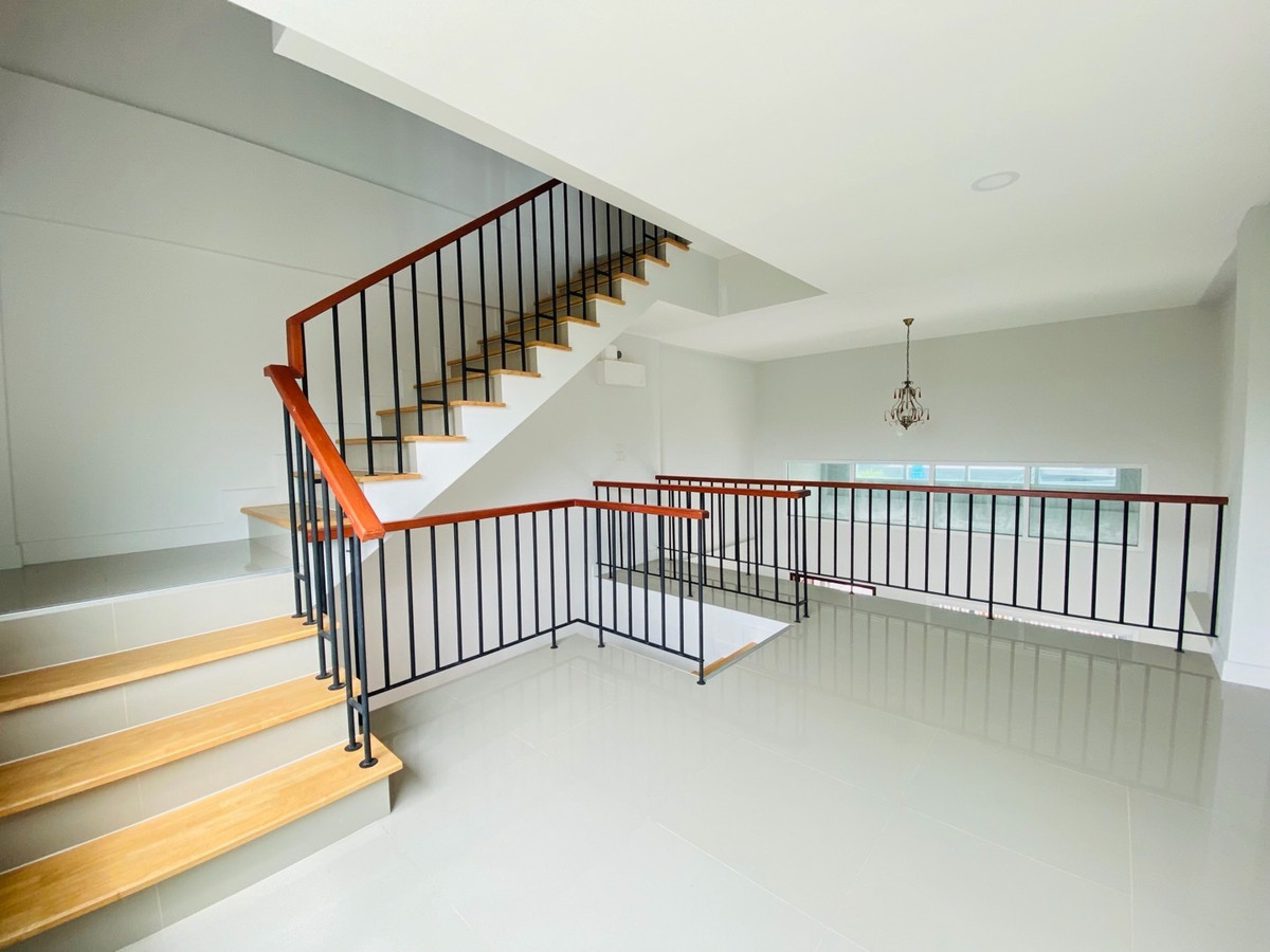 ให้เช่าทาวน์โฮมบางนา แบริ่ง ลาซาล : ซอยลาซาล24-แบริ่ง13 ให้เช่า ทาวน์โฮม 3.5 ชั้น 3จอดรถ 2ห้องนอน 3ห้องน้ำ