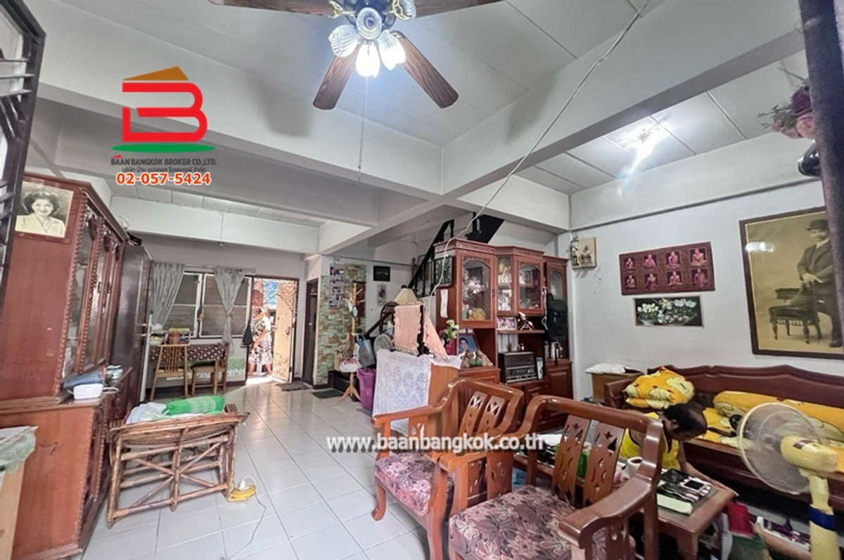 Townhouse, area 20 sq m., Bodinthraraksa Village 4 (Khubon 27, Intersection 25), Khubon Road, Tha Raeng Subdistrict, Bang Khen District. Loading...