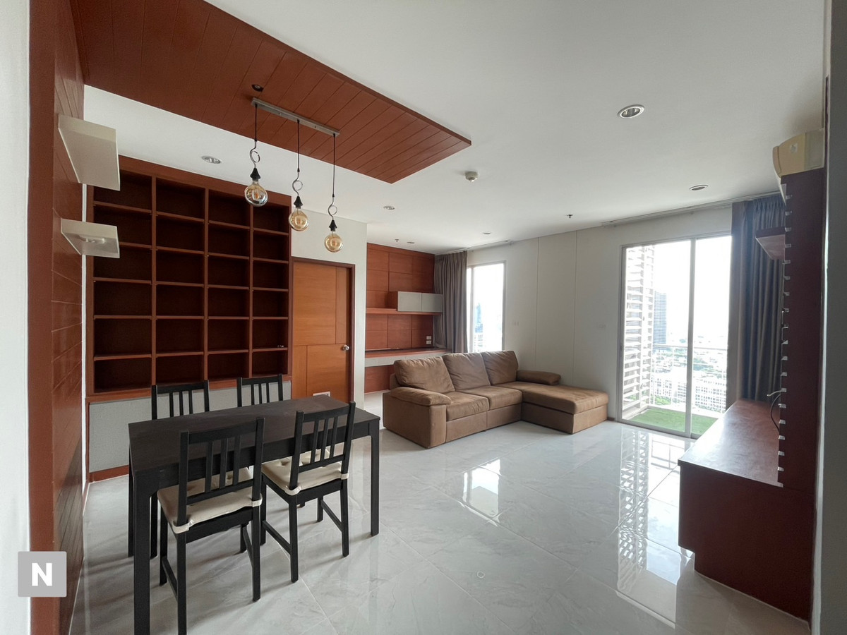 For RentCondoWongwianyai, Charoennakor : "For rent" Ready to move in, good location, Villa Sathorn, next to Krung Thonburi BTS Station, 2 bedrooms, 2 bathrooms, 1 large living room.