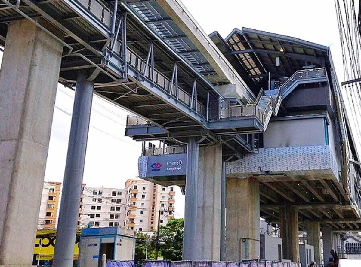 ตลาดปัฐวิกรณ์ 3 กม. MRT บางกะปิ 2.2 กม. เดอะมอล์ บ้านคฤหาสน์2ชั้น 5นอน 600ตร.ม. บนที่ดินครึ่งไร่ นวมินทร์ 22-28 MRTลาดพร้าว101 2.8 กม. Loading...