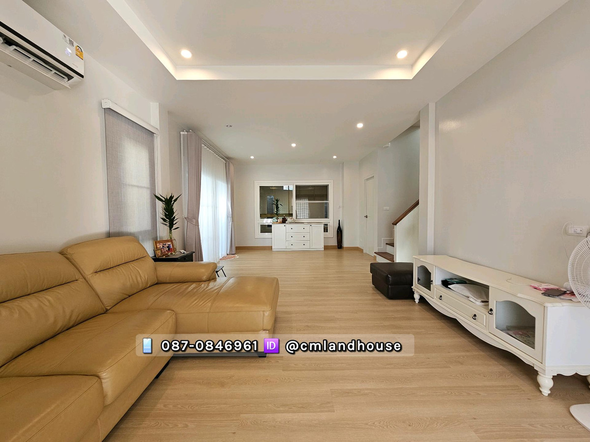 Supalai Bella, Mae Rim District, next to Kad Farang Mae Rim. Opposite Makro, beautiful house, 4 bedrooms, fully furnished. The house is just over a year old. Loading...