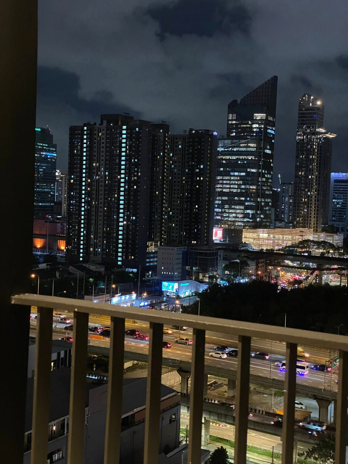 For SaleCondoRama9, Petchburi, RCA : Life Asoke - Rama 9 / 1 Bedroom (SALE WITH TENANT), Life Asoke - Rama 9 / 1 Bedroom (Sale with Tenant) TARN196