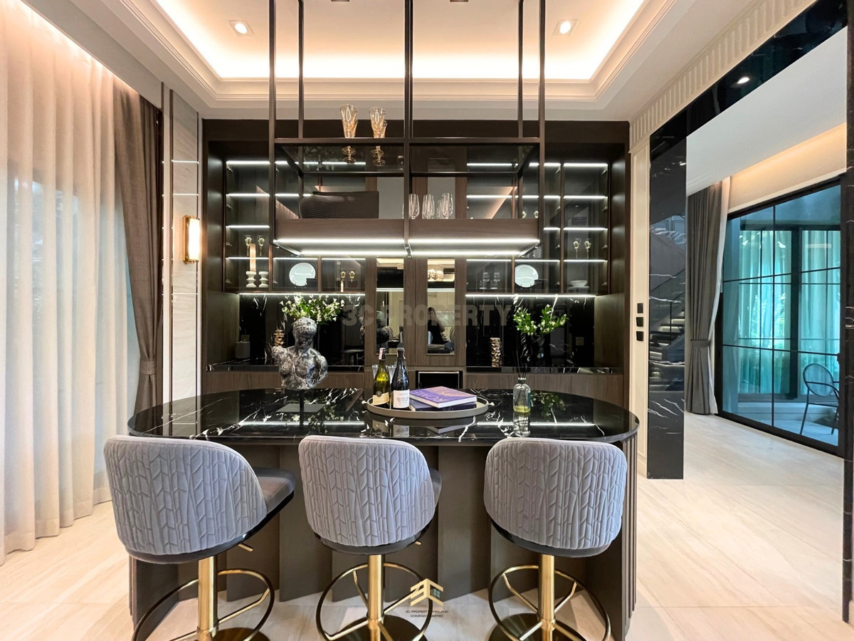บ้านหรูทำเลดี ติดถนนบางนา-ตราด : แปลงตัวอย่างใหญ่สุด : Grand Bangkok Boulevard Bangna KM.15 Loading...