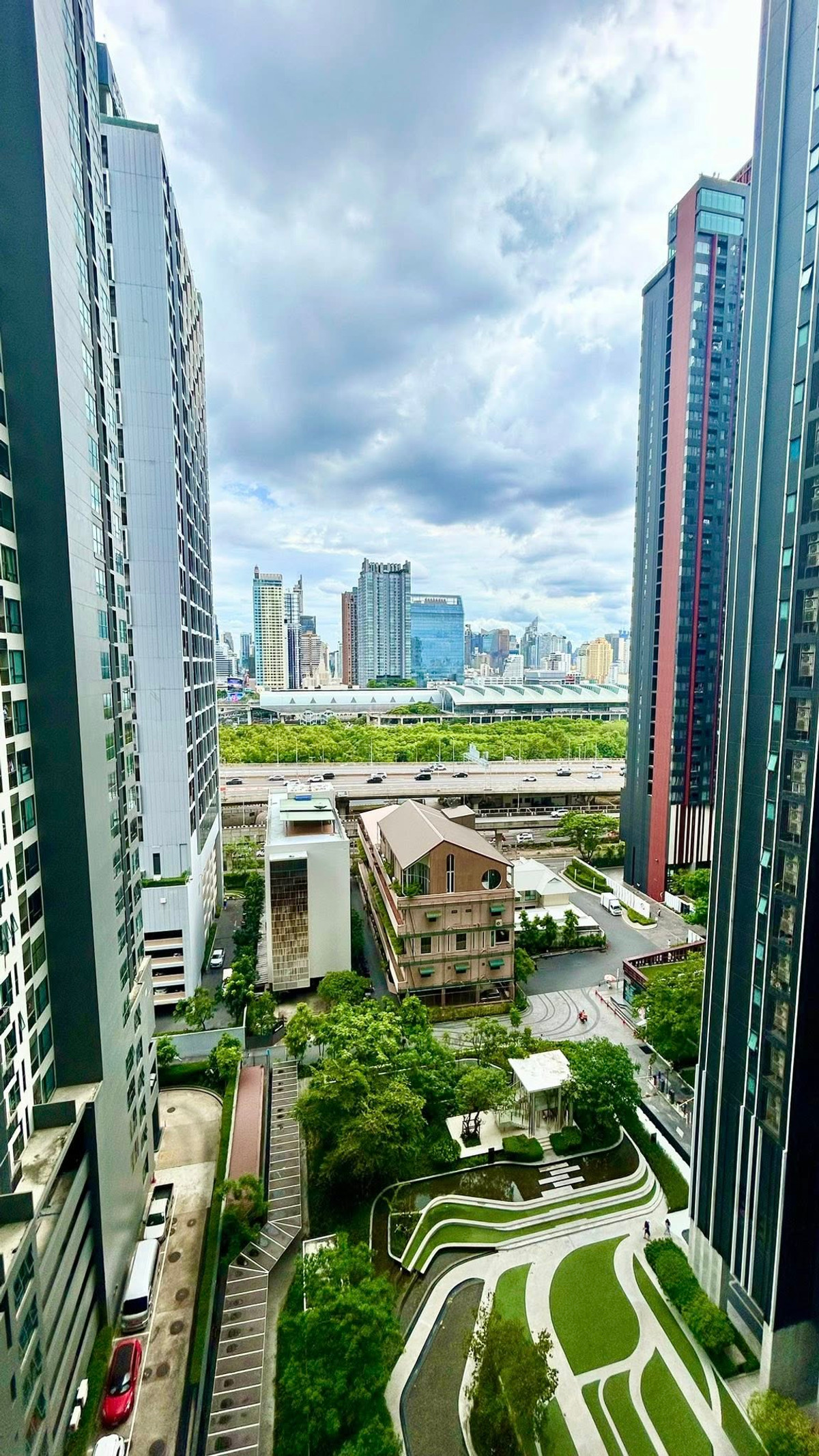 For SaleCondoRama9, Petchburi, RCA : Life Asoke - Rama 9 / 1 Bedroom (SALE WITH TENANT), Life Asoke - Rama 9 / 1 Bedroom (Sale with Tenant) TARN195