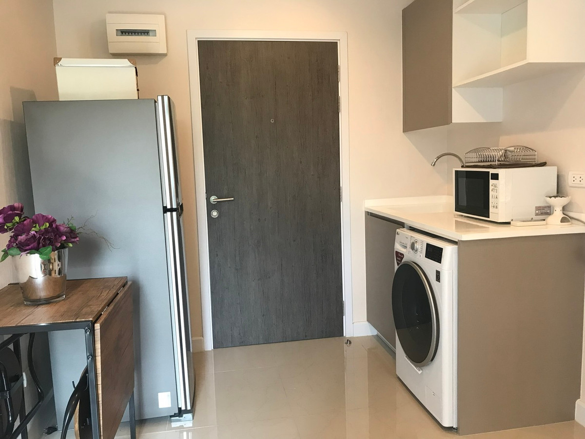 ðĨ āļāļēāļĒ ðĨāđāļĄāđāļāļĢāļĨāļąāļāļāđ āļāļŦāļĨāđāļĒāļāļīāļ - āļŠāļļāļāļāļīāļŠāļēāļĢ MetroLuxe Paholyothin - Sutthisan / 1 āļŦāđāļāļāļāļāļ POP052 Loading...