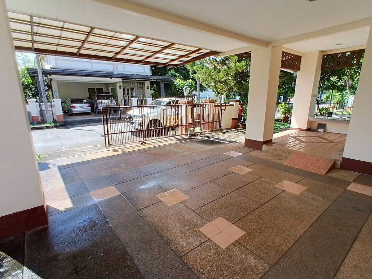 2-story detached house, area 63.4 sq m., Wararom Village, Phahonyothin-Saimai. (Owner sells it himself) Loading...