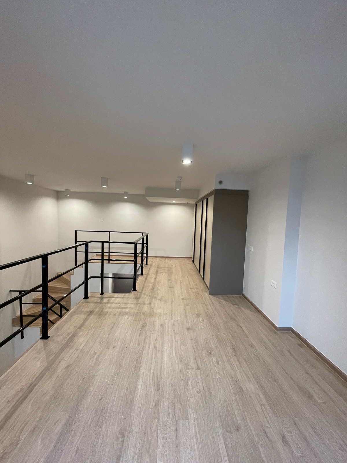 ขายคอนโดพระราม 9 เพชรบุรีตัดใหม่ RCA : ขายคอนโด IDEO พระราม 9 – อโศก | ห้องสวยชั้นสูง ราคาโปรสุดคุ้ม ใกล้ MRT พระราม 9 ฟังก์ชั่น 1 Bedroom Hybrid พร้อมเฟอร์ครบ เข้าอยู่ได้ทันที