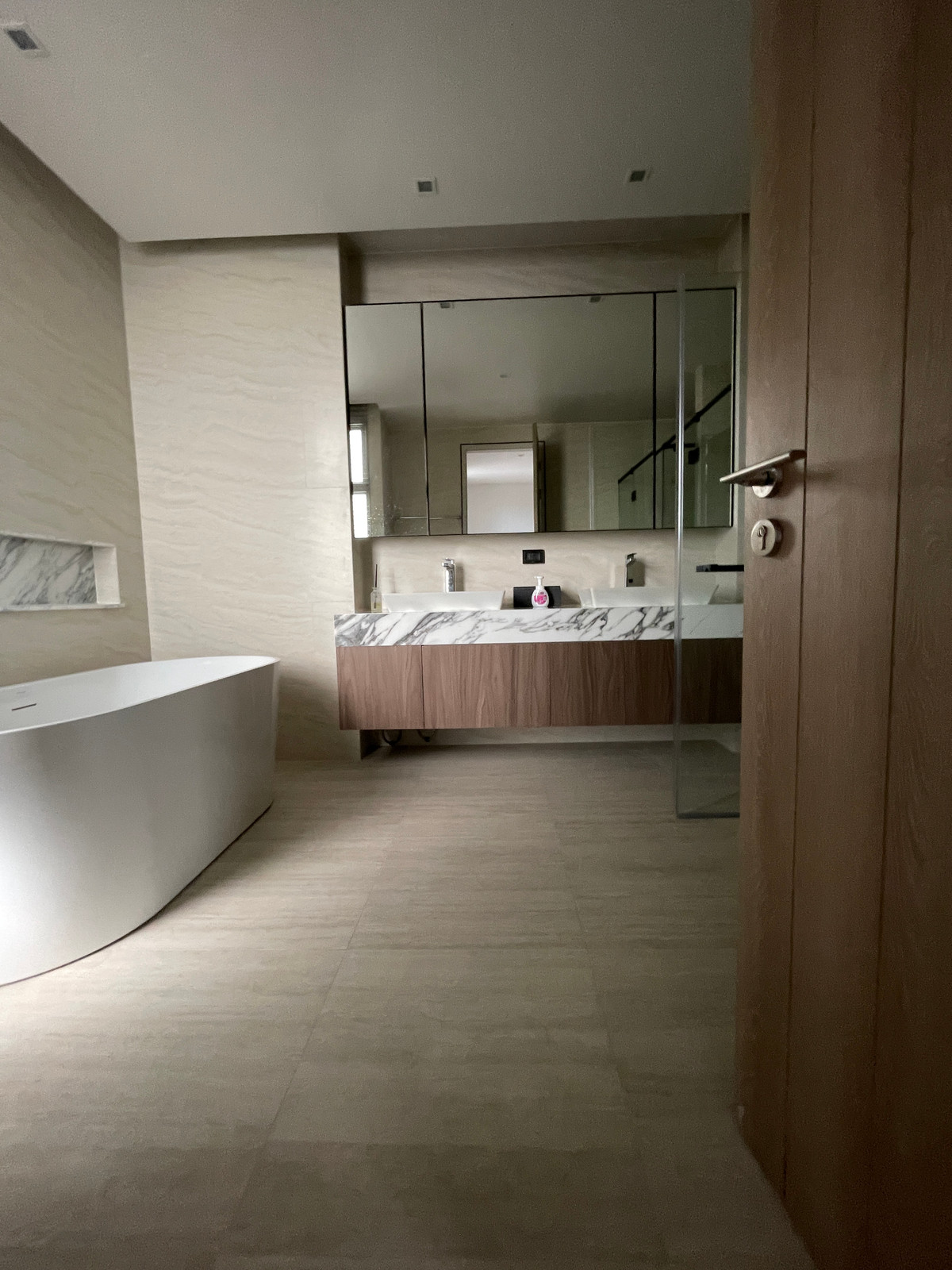 ขายบ้านเกษตร นวมินทร์ ลาดปลาเค้า : ขาย Providence Lane Kaset – Nawamin บ้านเดี่ยวหรู 3 ชั้น ลิฟต์ส่วนตัว + สระว่ายน้ำ ทำเลพรีเมียมลาดปลาเค้า 89 ฟังก์ชั่น 4 ห้องนอน | 5 ห้องน้ำ | 4 ที่จอดรถ บ้านเดี่ยว Luxury ระดับ Rare Item ทำเลศักยภาพ เกษตร–นวมินทร์ ใกล้ทางด่วน รถไฟฟ้า 2 สาย 