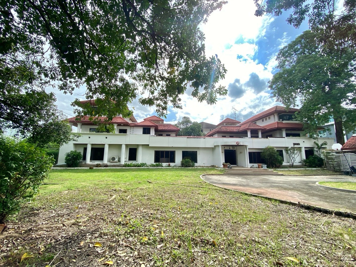 ขายที่ดินรามคำแหง หัวหมาก : บ้านพร้อมที่ดิน ทาวน์อินทาวน์ แปลงสวย 496 ตรว. 🏡