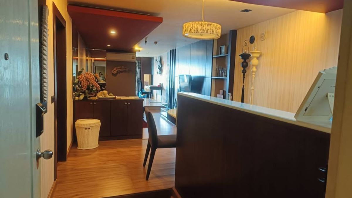 For sale with tenant, Nusa State Tower Condo, 39th floor, Chao Phraya River view. Loading...