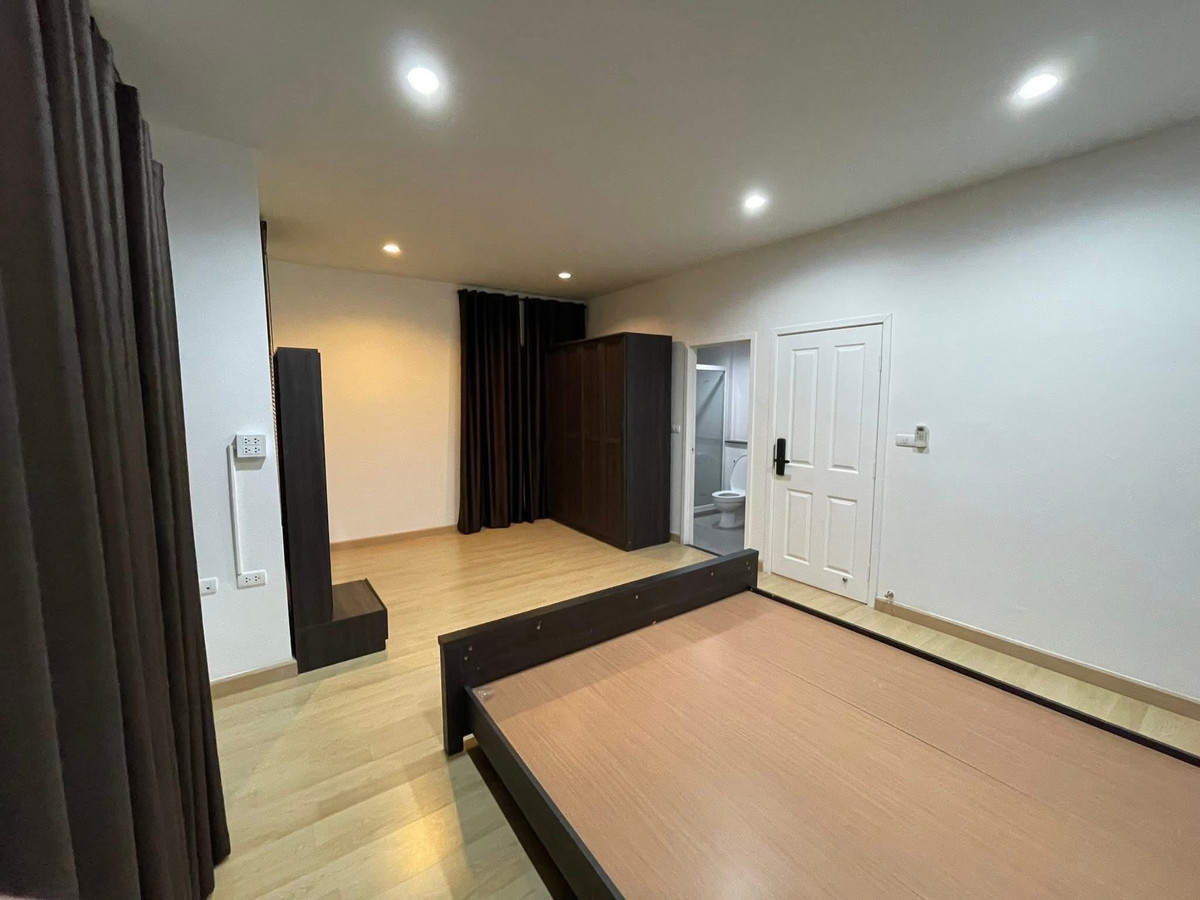 Beautiful as per the cover, fully furnished, ready to move in Loading...
