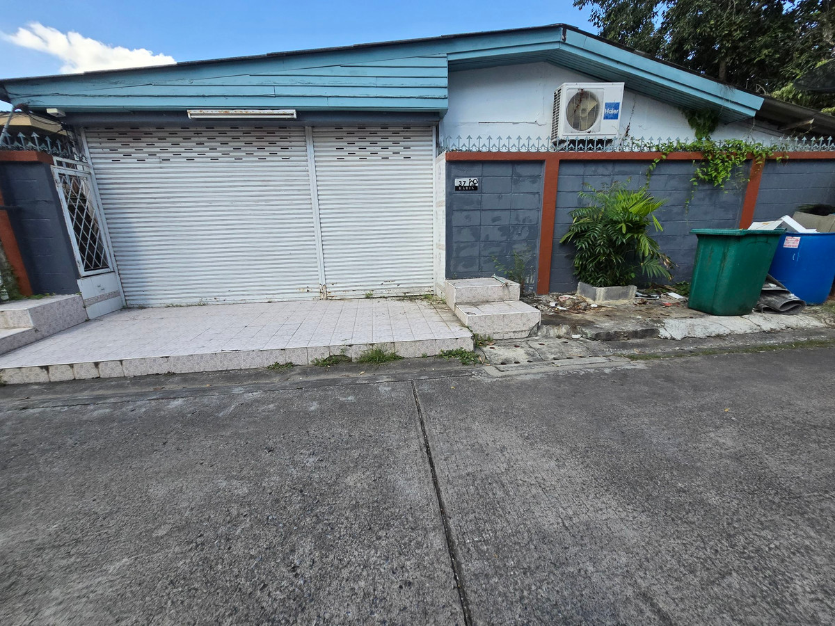 ให้เช่าบ้านรัชดา ห้วยขวาง : บ้านชั้นเดียว ให้เช่า 100ตรว. เหมาะทำเป็นที่เก็บสินค้า ไลฟ์สด อยู่ถนนสุทธิสาร ใกล้MRTเพียง1กิโล