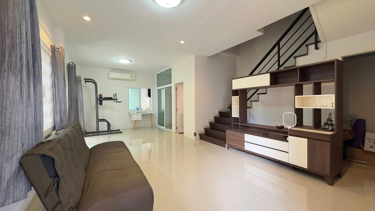 For SaleHouseSriracha Laem Chabang Ban Bueng : Detached House Maneerin Village Bangpra / 3 Bedrooms (FOR SALE), Maneerin Village Bangpra / Detached House 3 Bedrooms (FOR SALE) YEAN036