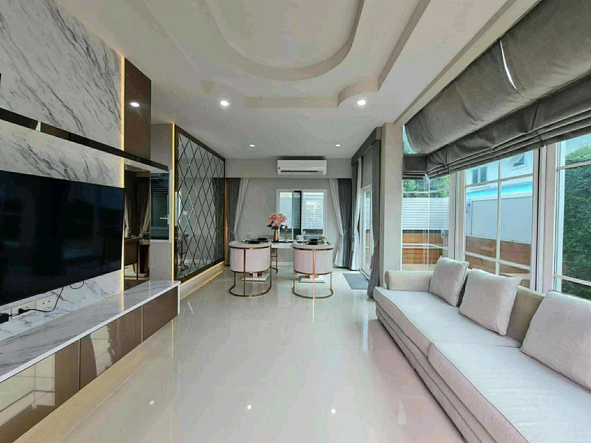 บ้านหรูบิวท์อินครบ โครงการแกรนดิโอ รามอินทรา–วงแหวน | ให้เช่า 80,000 บาท/เดือน | พร้อมอยู่ทันที Loading...