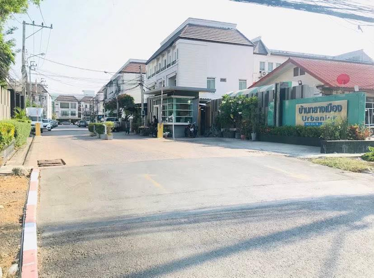 For SaleTownhomePattanakan, Srinakarin : Baan Klang Muang Baan Klang Muang Urbanion Rama 9 - Wongwaen / 3 Bedrooms (SALE WITH TENANT) BZD021