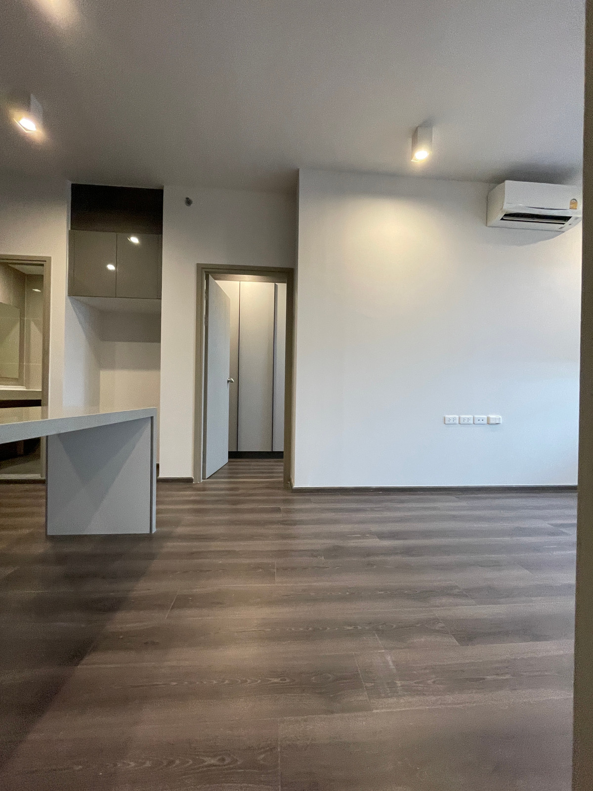 ขายคอนโดพระราม 9 เพชรบุรีตัดใหม่ RCA : ขายคอนโด IDEO พระราม 9 – อโศก | ห้องสวยชั้นสูง ราคาโปรสุดคุ้ม ใกล้ MRT พระราม 9 ฟังก์ชั่น 2 ห้องนอน 2 ห้องน้ำ  พร้อมเฟอร์ครบ เข้าอยู่ได้ทันที