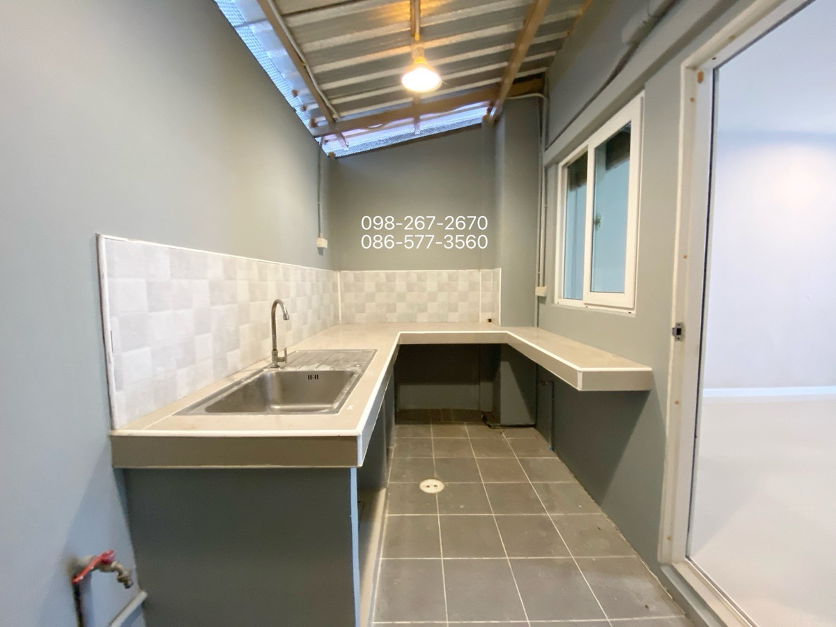 Townhome for rent, Chuan Chuen Town Kaeo In-Bang Yai, 4 bedrooms, 2 parking spaces, near Central Westgate, pets welcome. Loading...