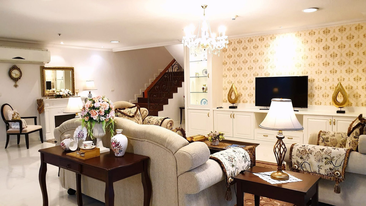 ★ Spacious Penthouse ★ ชั้น 10+ ขนาด 572.00 ตร.ม. | 4 ห้องนอน 5 ห้องน้ำ | วิวเมือง | ใกล้ BTS พร้อมพงษ์ Loading...