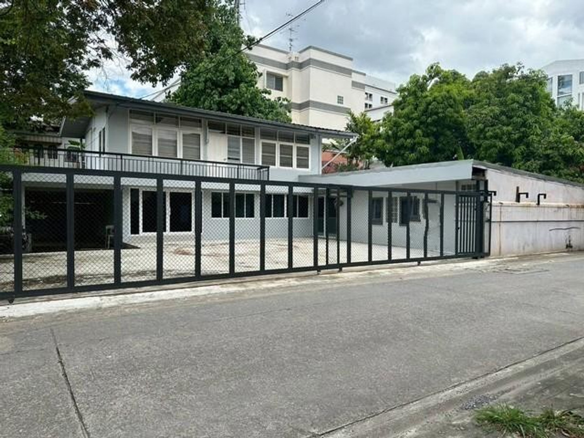 For RentHouseSukhumvit, Asoke, Thonglor : Code C6935, 2-story detached house for rent, Ekamai, Sukhumvit, Pridi Banomyong, Phra Khanong area.
