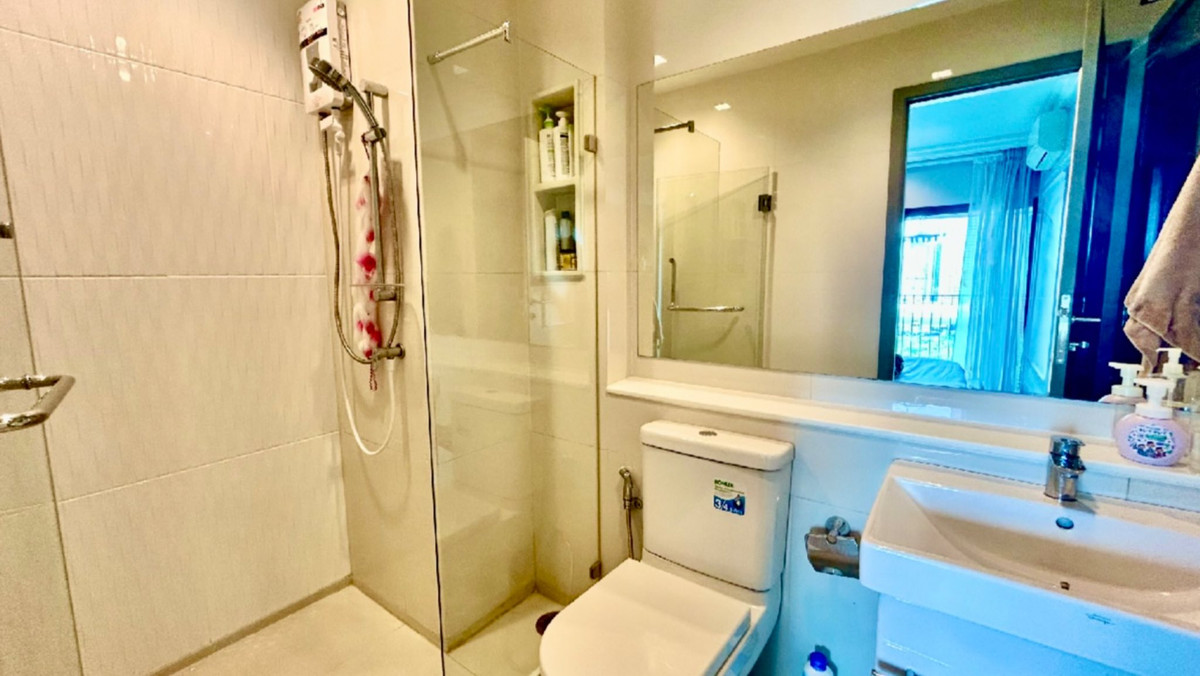 For SaleCondoRama9, Petchburi, RCA : Life Asoke - Rama 9 / 1 Bedroom (SALE WITH TENANT), Life Asoke - Rama 9 / 1 Bedroom (Sale with Tenant) TARN195