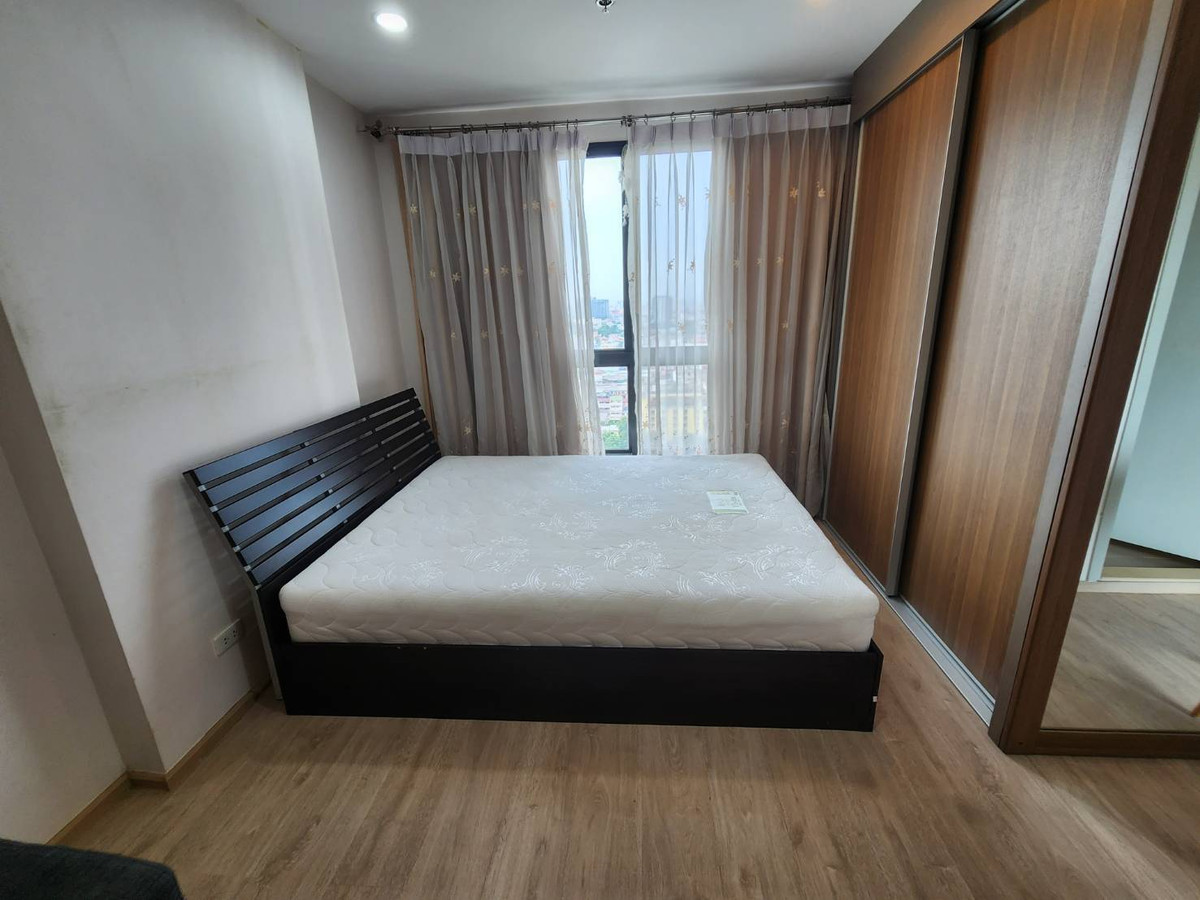 For RentCondoThaphra, Talat Phlu, Wutthakat : For rent, very cheap, Ideo Sathorn Thapra (Ideo Sathorn Thapra), next to BTS Pho Nimit, 300 meters, fully furnished + washing machine, 8,500 baht.