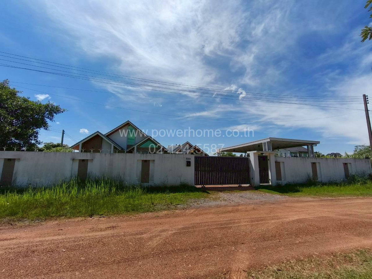 บ้านเดี่ยว 1 ชั้น พร้อมที่ดิน  ซอยโยธาธิการ ถนนสุวรรณศร ต.เกาะโพธิ์ อ.ปากพลี จ.นครนายก  Loading...