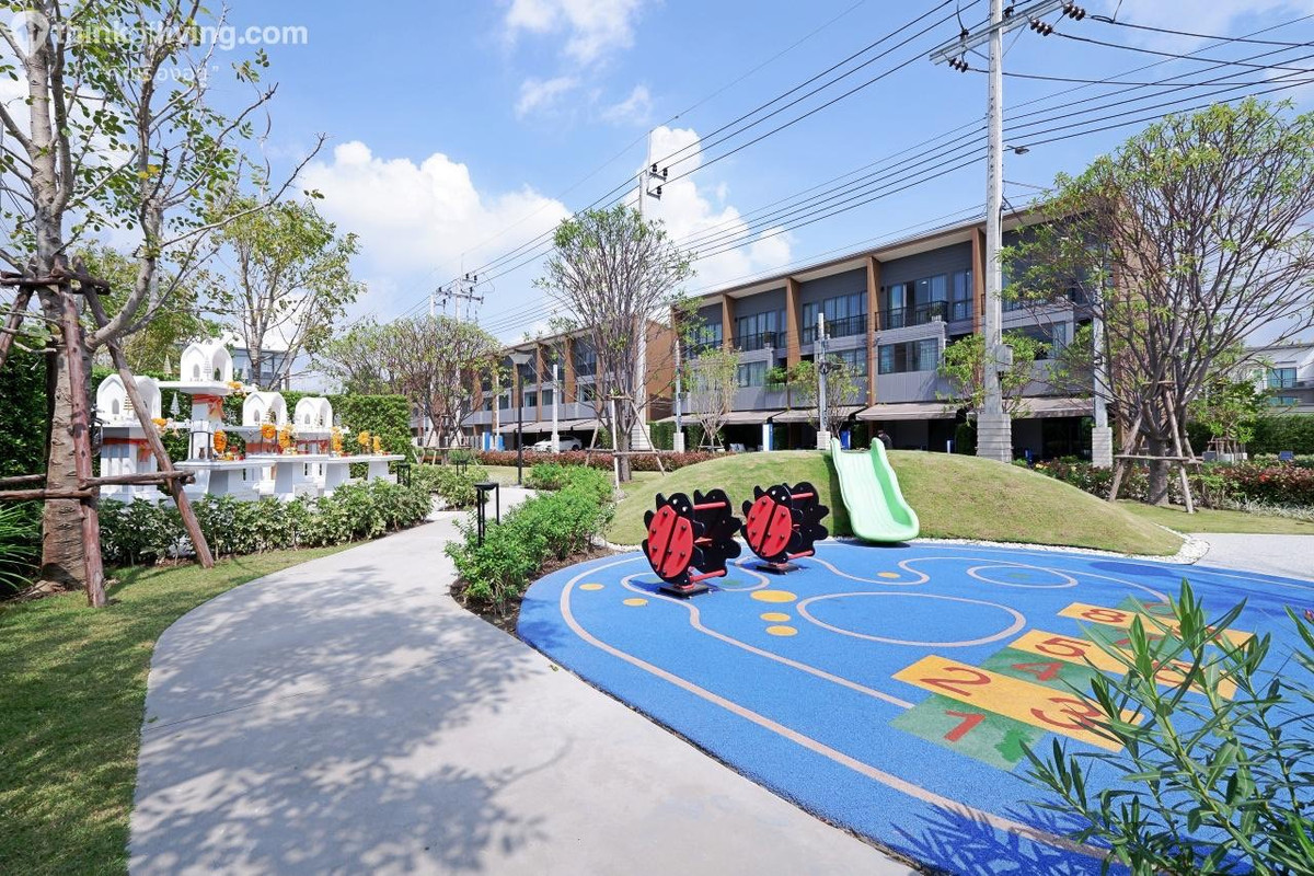 ขาย 🏢 ทาวน์โฮม 3 ชั้นหลังริม สภาพใหม่ไม่เคยเข้าอยู่  โครงการ บ้านกลางเมือง สุขุมวิท-อ่อนนุช  Loading...