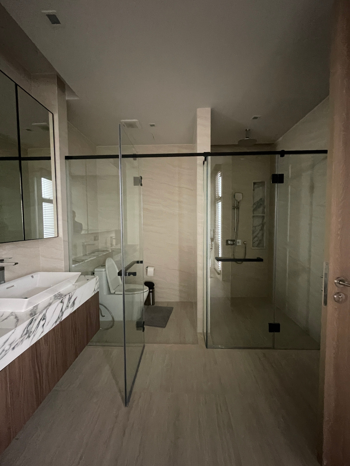 ขายบ้านเกษตร นวมินทร์ ลาดปลาเค้า : ขาย Providence Lane Kaset – Nawamin บ้านเดี่ยวหรู 3 ชั้น ลิฟต์ส่วนตัว + สระว่ายน้ำ ทำเลพรีเมียมลาดปลาเค้า 89 ฟังก์ชั่น 4 ห้องนอน | 5 ห้องน้ำ | 4 ที่จอดรถ บ้านเดี่ยว Luxury ระดับ Rare Item ทำเลศักยภาพ เกษตร–นวมินทร์ ใกล้ทางด่วน รถไฟฟ้า 2 สาย 