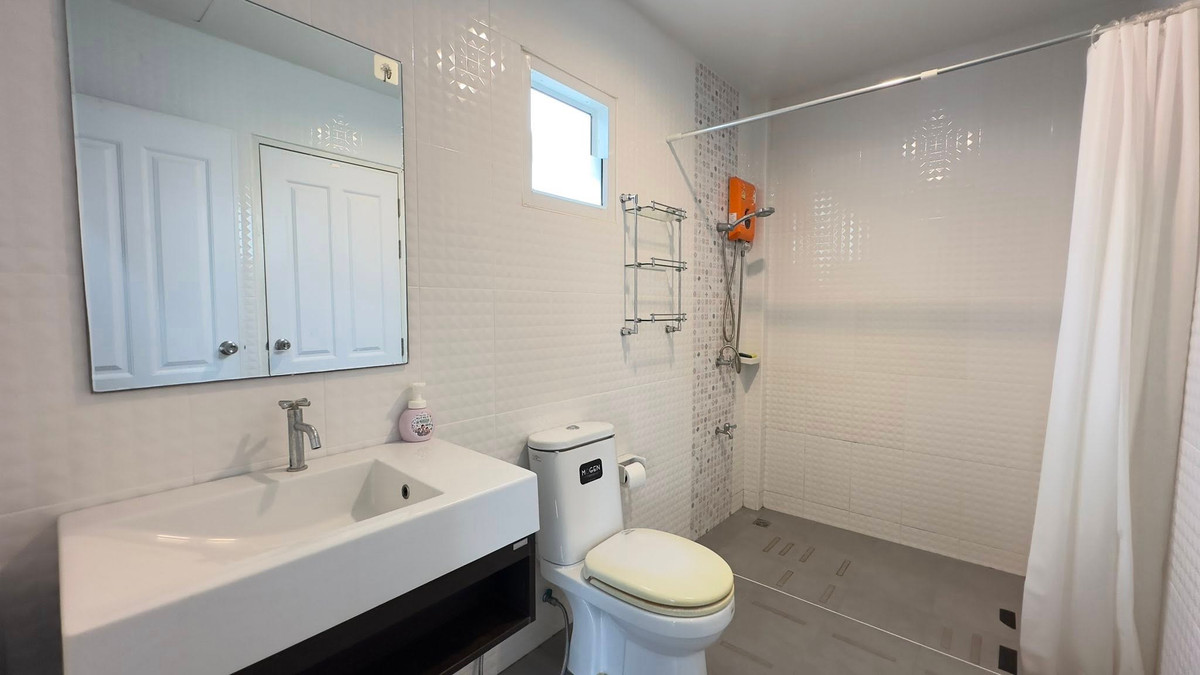 For SaleHouseSriracha Laem Chabang Ban Bueng : Detached House Maneerin Village Bangpra / 3 Bedrooms (FOR SALE), Maneerin Village Bangpra / Detached House 3 Bedrooms (FOR SALE) YEAN036