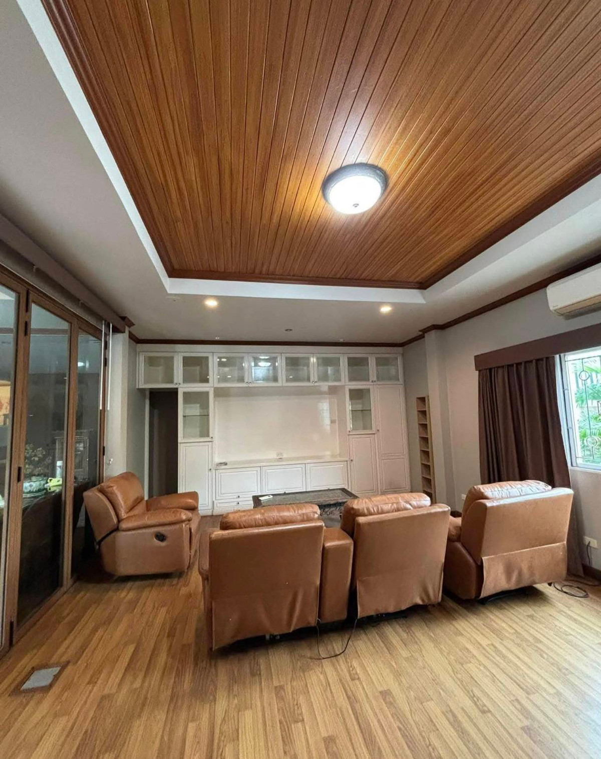 For SaleHousePattaya, Bangsaen, Chonburi : Detached House Sukhumvit Soi 5 Saensuk Bangsaen Chonburi / 6 Bedrooms (FOR SALE) YEAN022