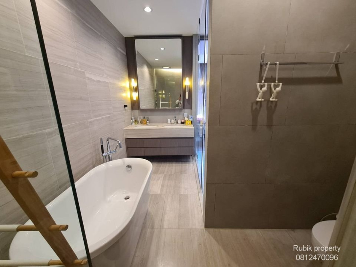 ให้เช่าคอนโดสาทร นราธิวาส : (RB1356)🏙️ ให้เช่า The Diplomat Sathorn คอนโด Super Luxury Class ทำเลดีที่สุด ติด BTS สุรศักดิ์ เพียงก้าวเดียวจากบันไดเลื่อนหน้าประตูโครงการ ✨