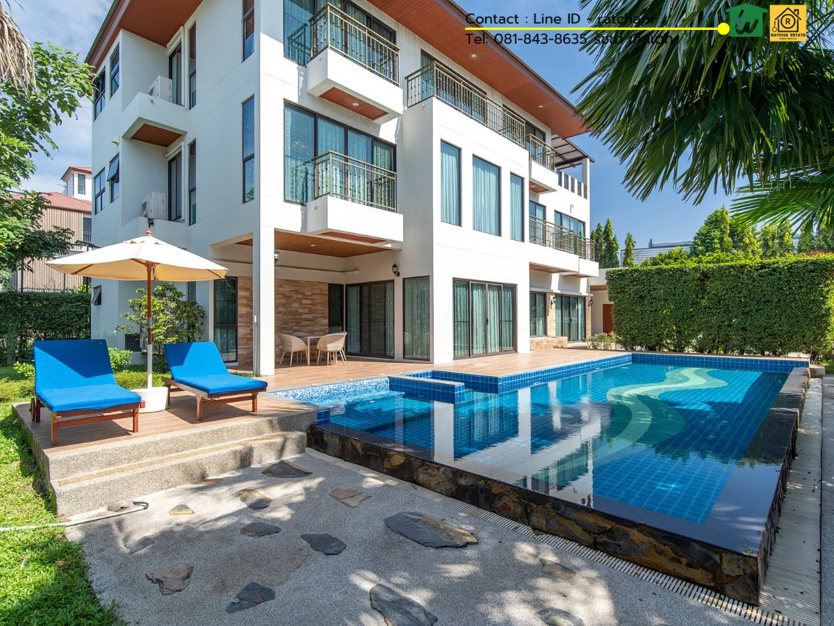 Luxurious detached house for rent, 200 square meters, with private swimming pool, in the heart of Rama 9, peace combined with perfect convenience. Loading...