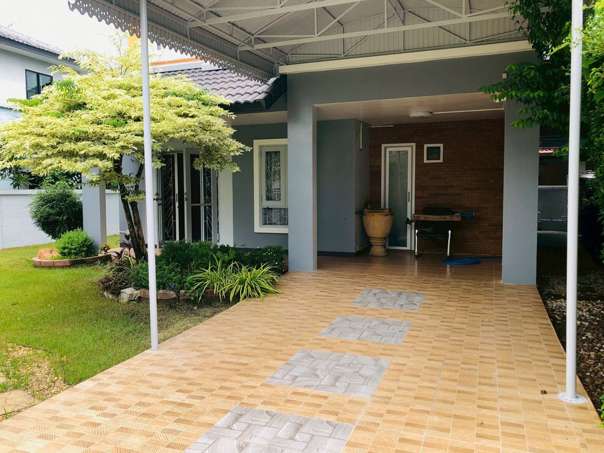 2-story detached house, Neighbor Home Village, Watcharapol, completely renovated.  Next to Sukhaphiban 5 Road, good location, convenient travel. Loading...
