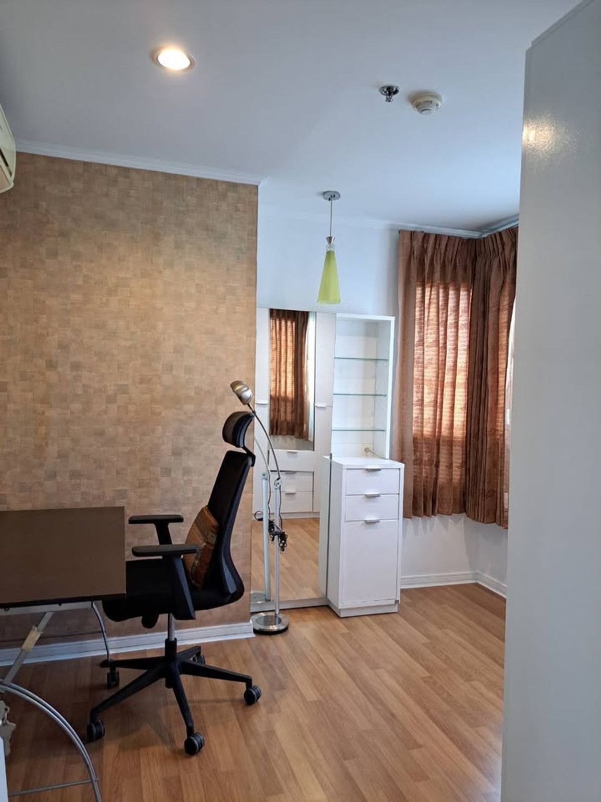 ให้เช่าคอนโดสะพานควาย จตุจักร : เช่าคอนโด Lumpini Place Phahol - Saphankhwai/ลุมพินี เพลส พหล - สะพานควาย (C6810011)