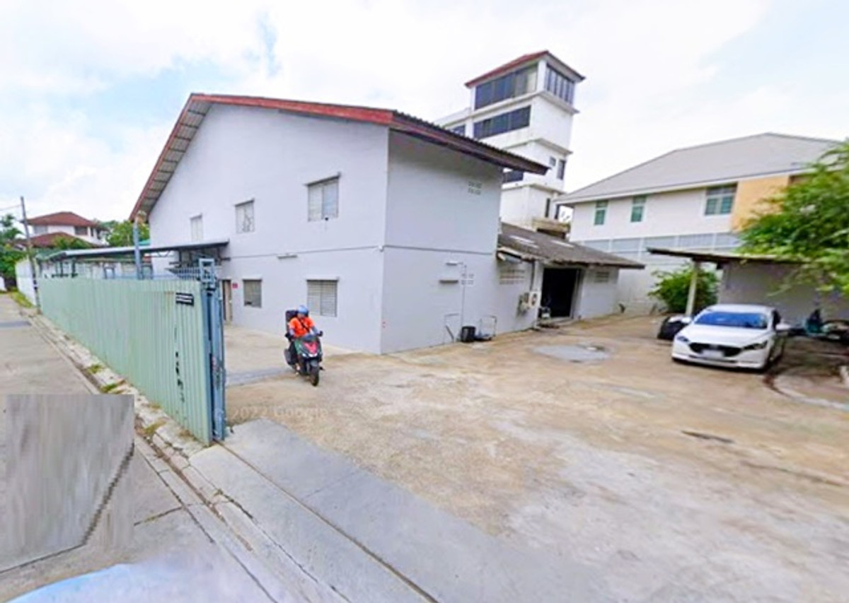 นวมินทร์ 22-28 MRTลาดพร้าว101 2.8 กม. เดอะมอล์ บ้านคฤหาสน์2ชั้น 5นอน 620ตร.ม. บนที่ดินครึ่งไร่ ตลาดปัฐวิกรณ์ 3 กม. MRT บางกะปิ 2.2 กม. Loading...